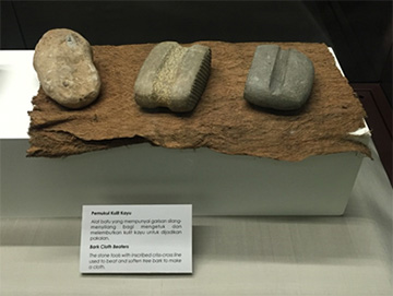 Alat Pemukul Kulit Kayu