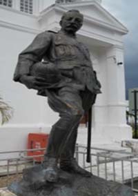 Patung Robert Sandilands Frowd Walker